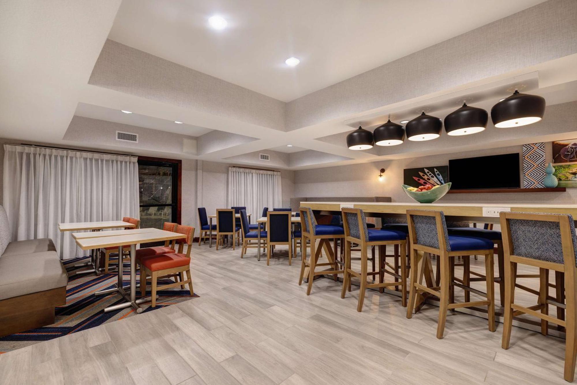 Hotel Hampton & By Hilton In Hot Springs, Arkansas