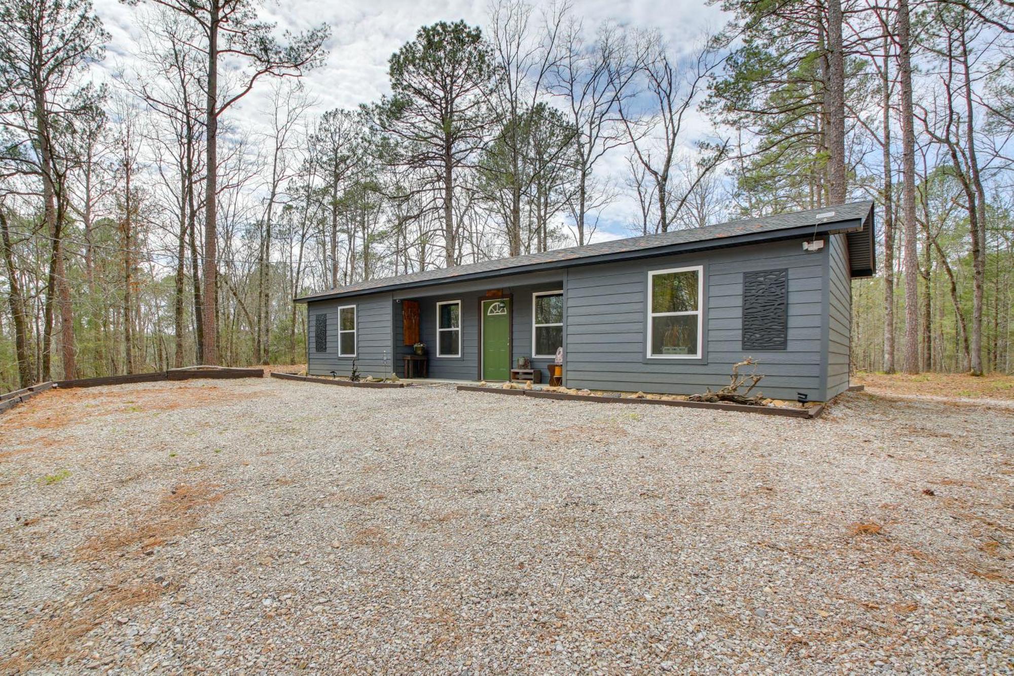 Tranquil Getaway Near Ouachita River!