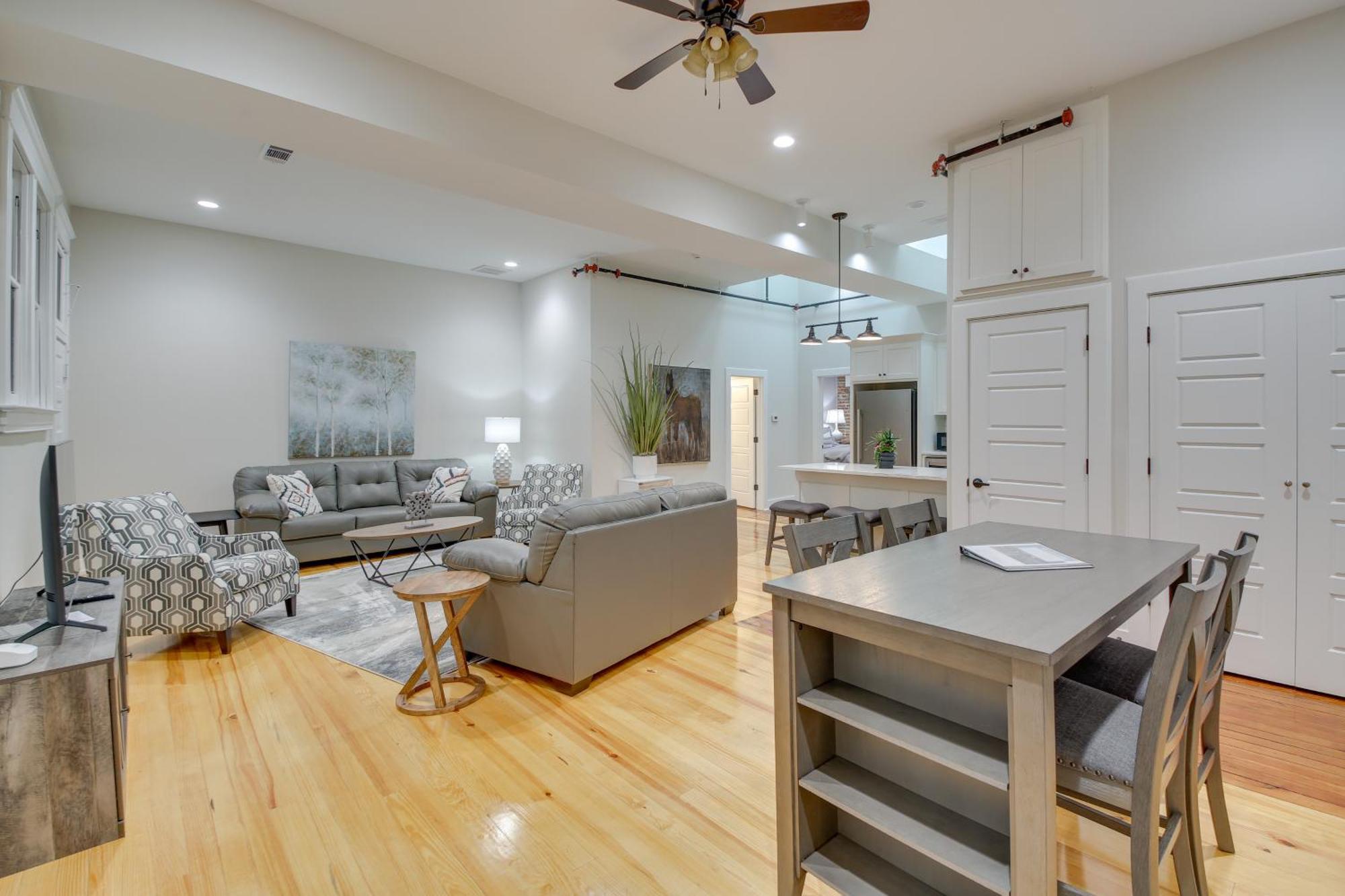 Apartment Spacious Downtown Vacation Rental! Hot Springs