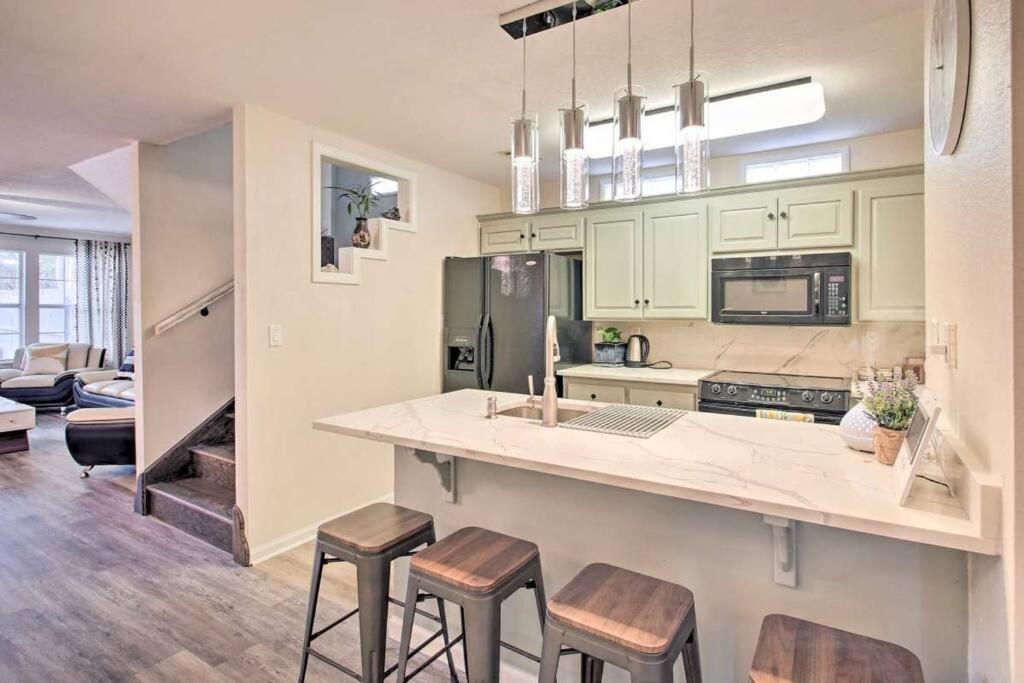 Holiday home Lakepointe Town Close To Track And Lake Hot Springs