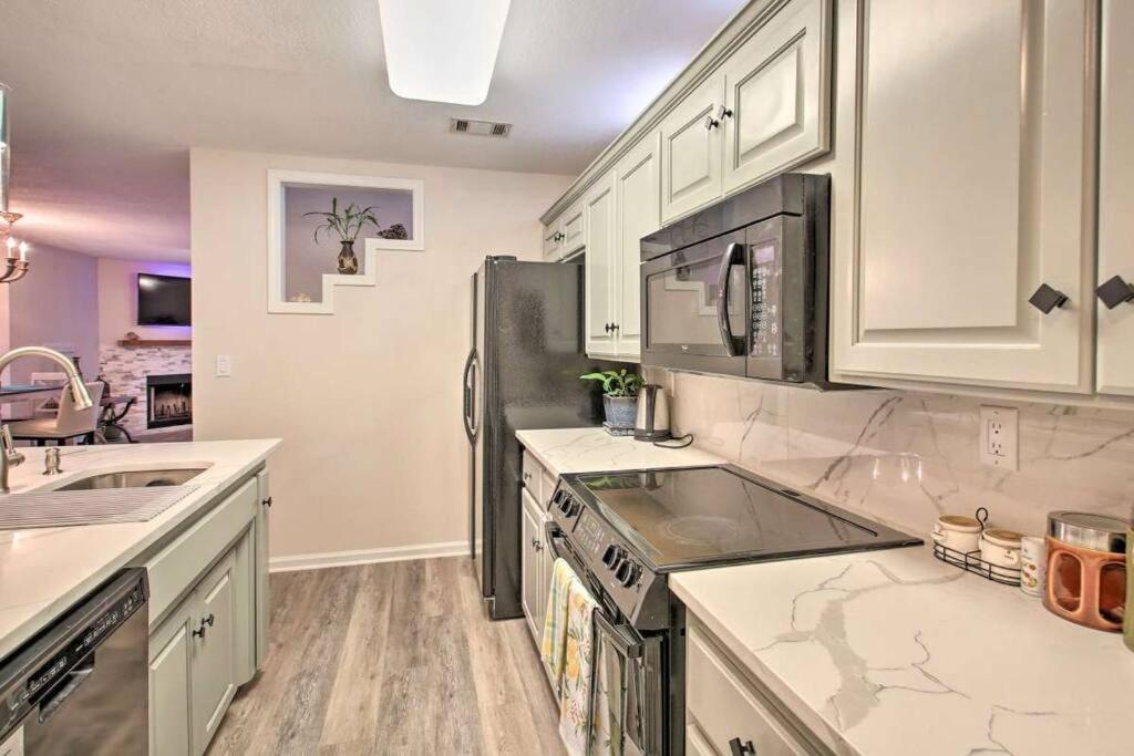 Lakepointe Town Close To Track And Lake Holiday home Hot Springs