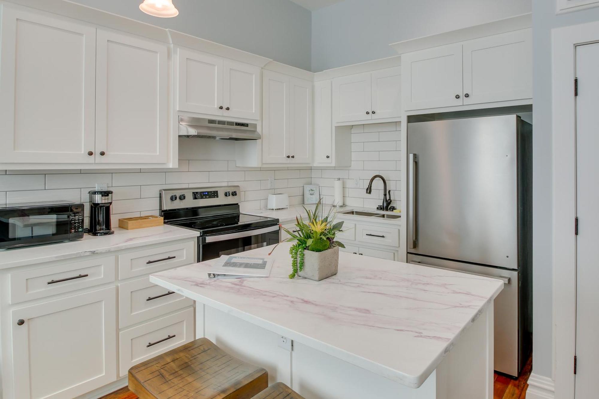 In Downtown Near Bathhouse Row! Apartment *