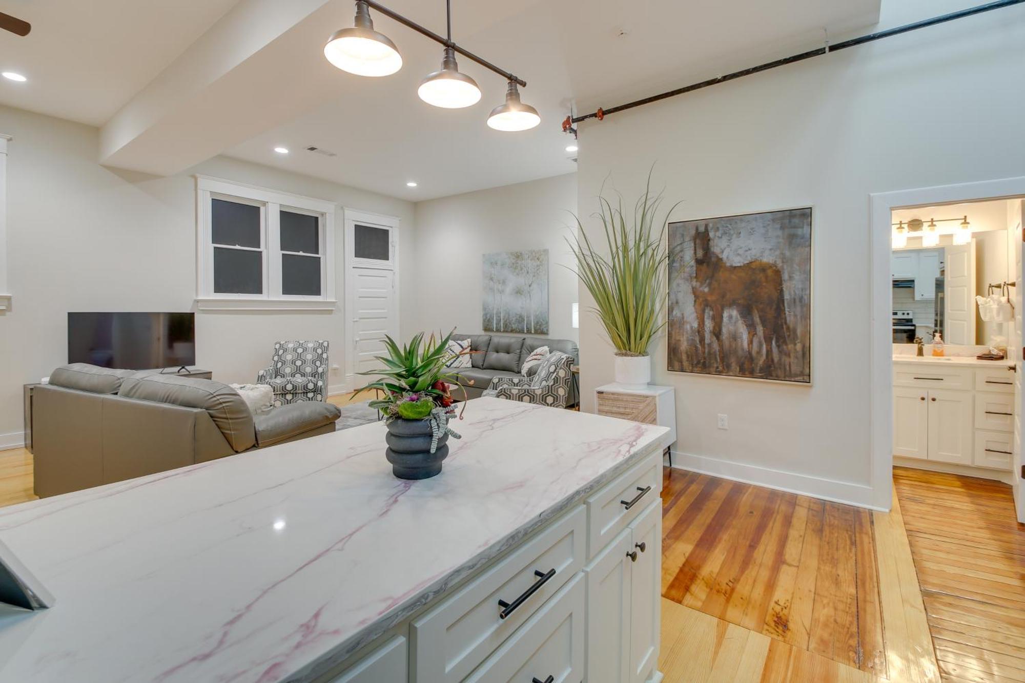 Spacious Downtown Vacation Rental! Hot Springs