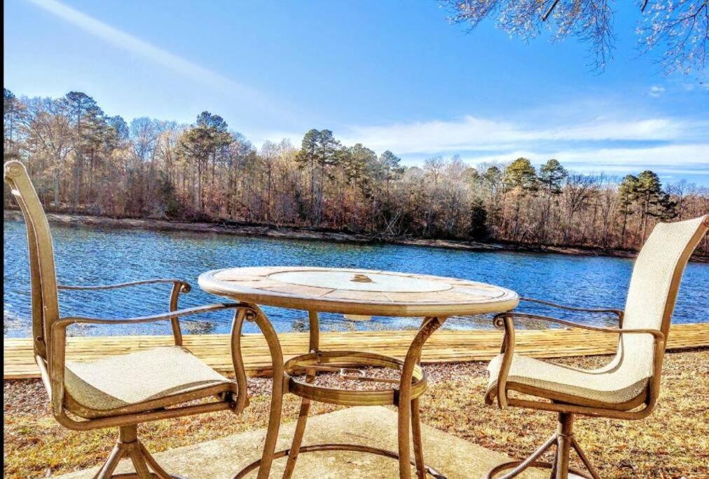 Lakefront Casita - Perfect For Couples Or Families