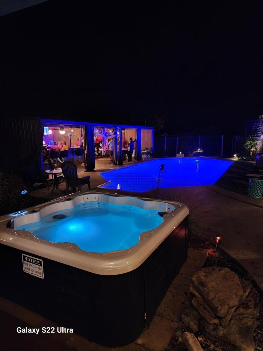 Holiday home Hamilton Pool House With Cabana And New Hot Tub! *