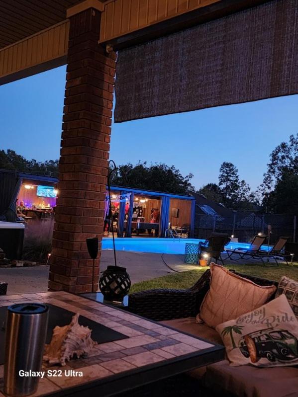 Holiday home Hamilton Pool House With Cabana And New Hot Tub! Hot Springs