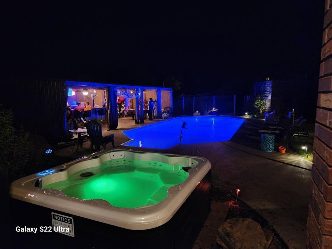 Holiday home Hamilton Pool House With Cabana And New Hot Tub! Hot Springs