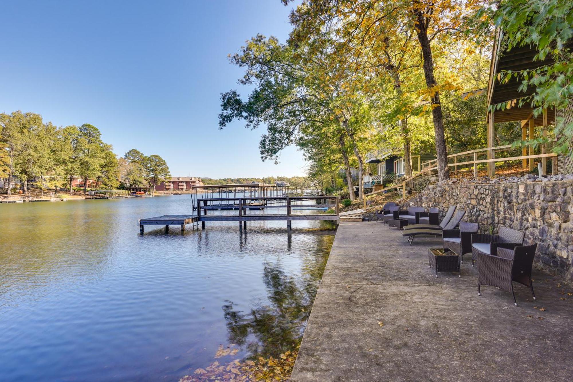 Holiday home Lakefront Vacation With Dock Hot Springs