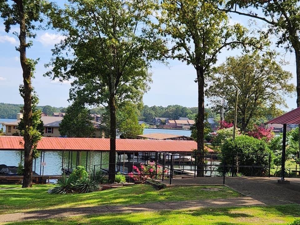 Apartment Lakefront 7 Min To Oaklawn & 10 Min To Downtown Str License #a22-0004