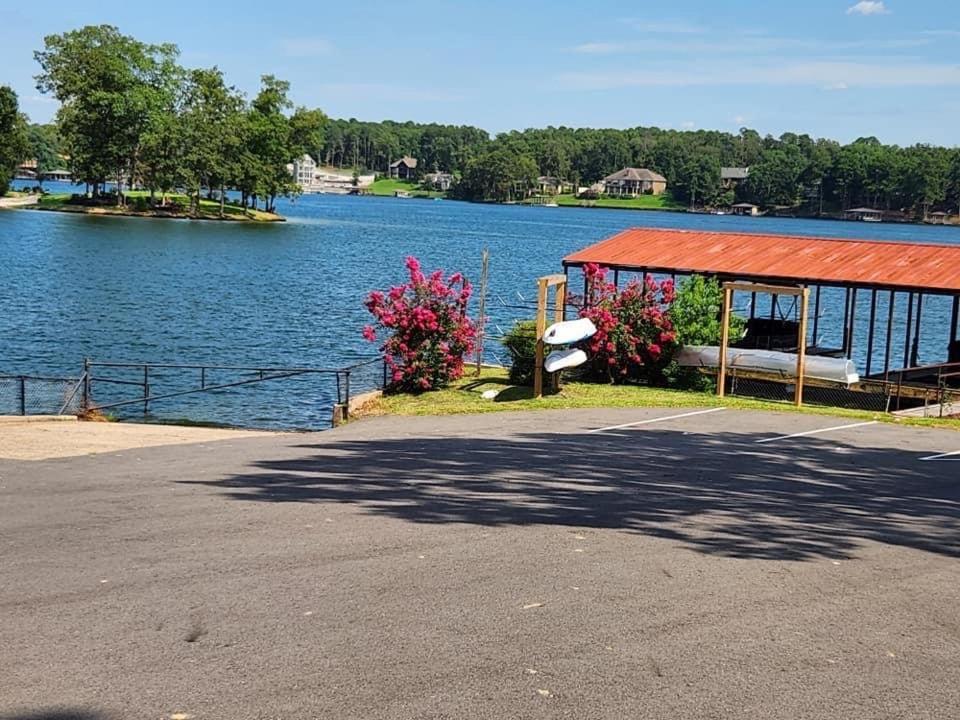 Apartment Lakefront 7 Min To Oaklawn & 10 Min To Downtown Str License #a22-0004