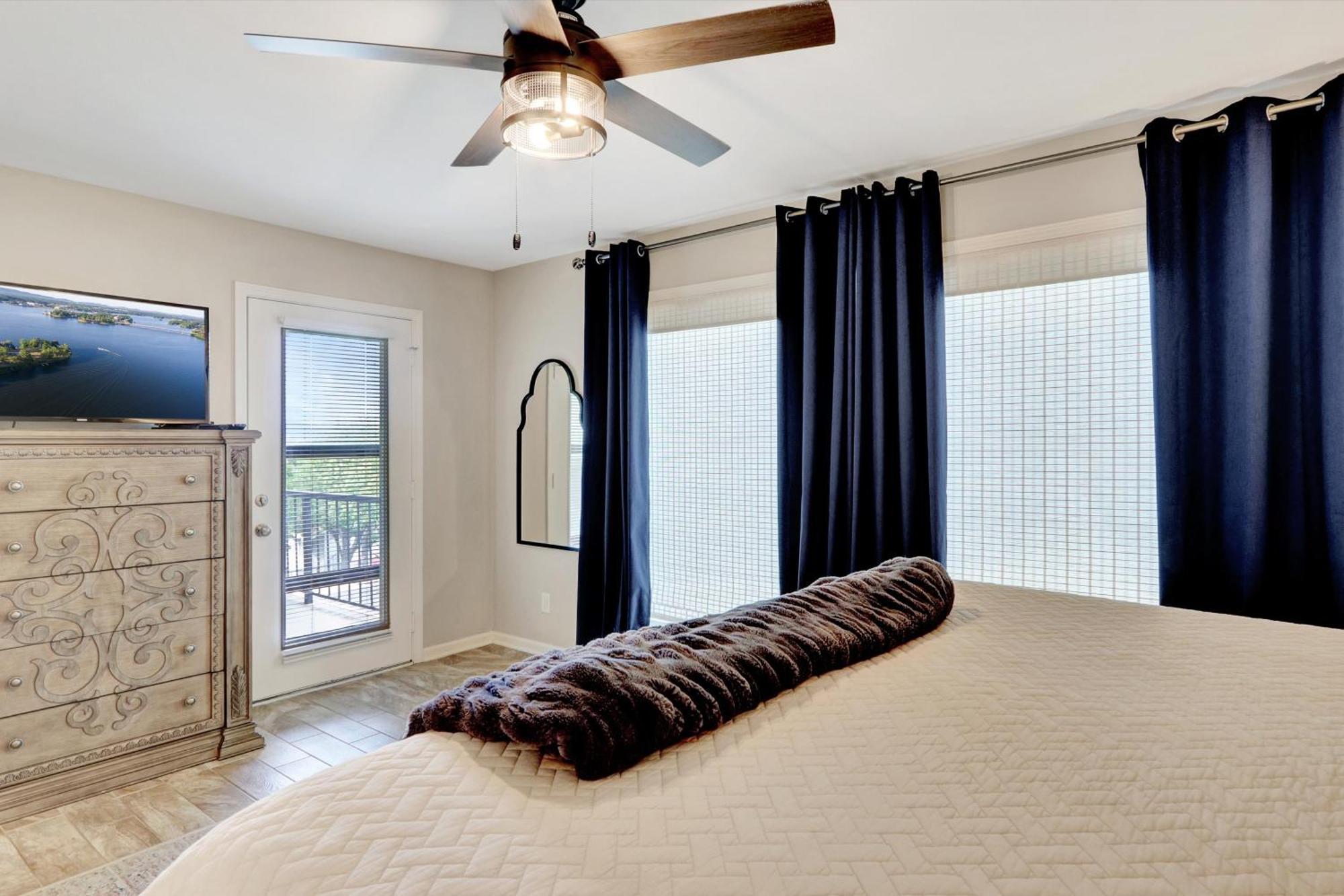 Lakefront With Pool Access! * Hot Springs
