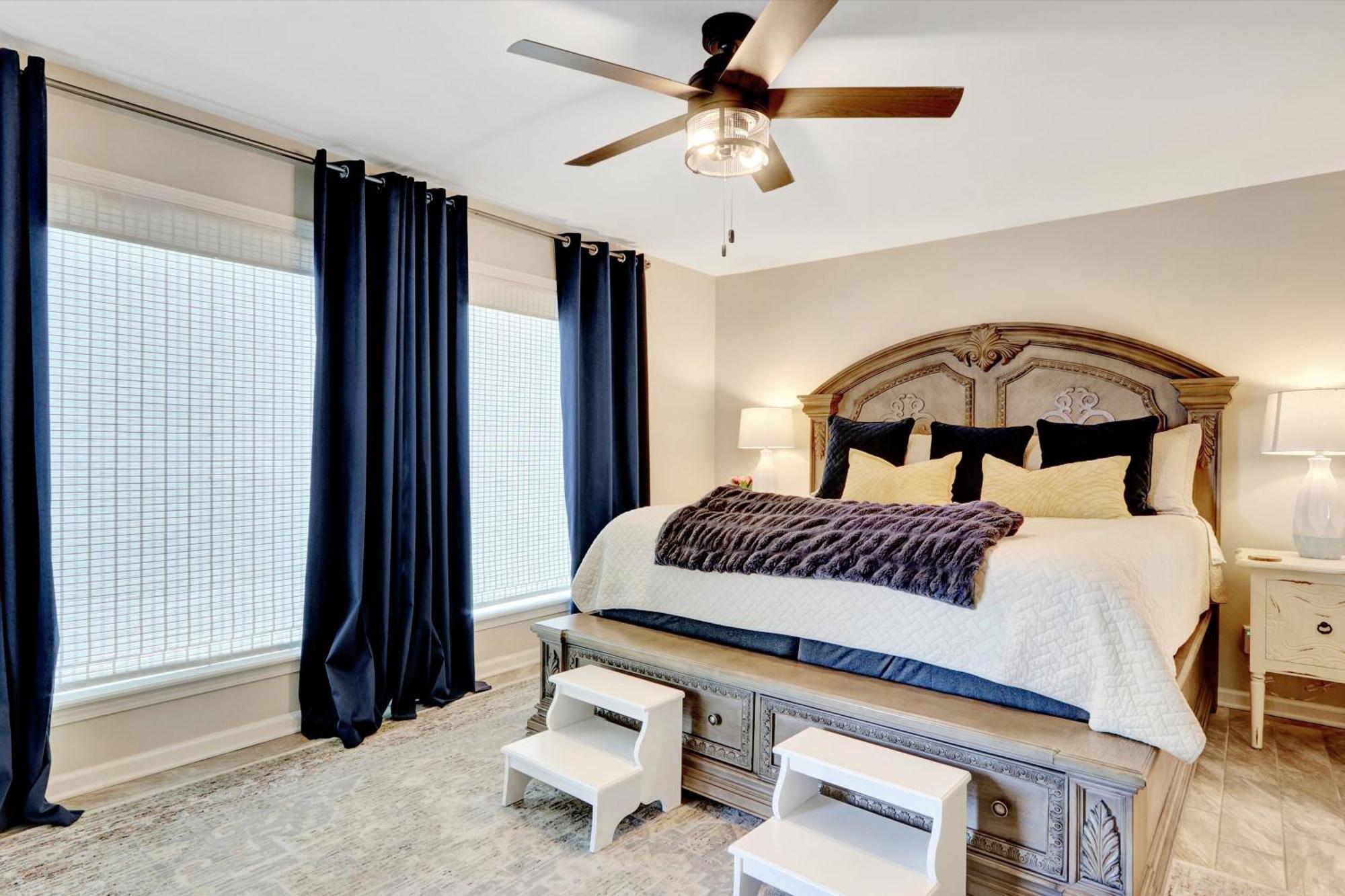 Lakefront With Pool Access! Apartment