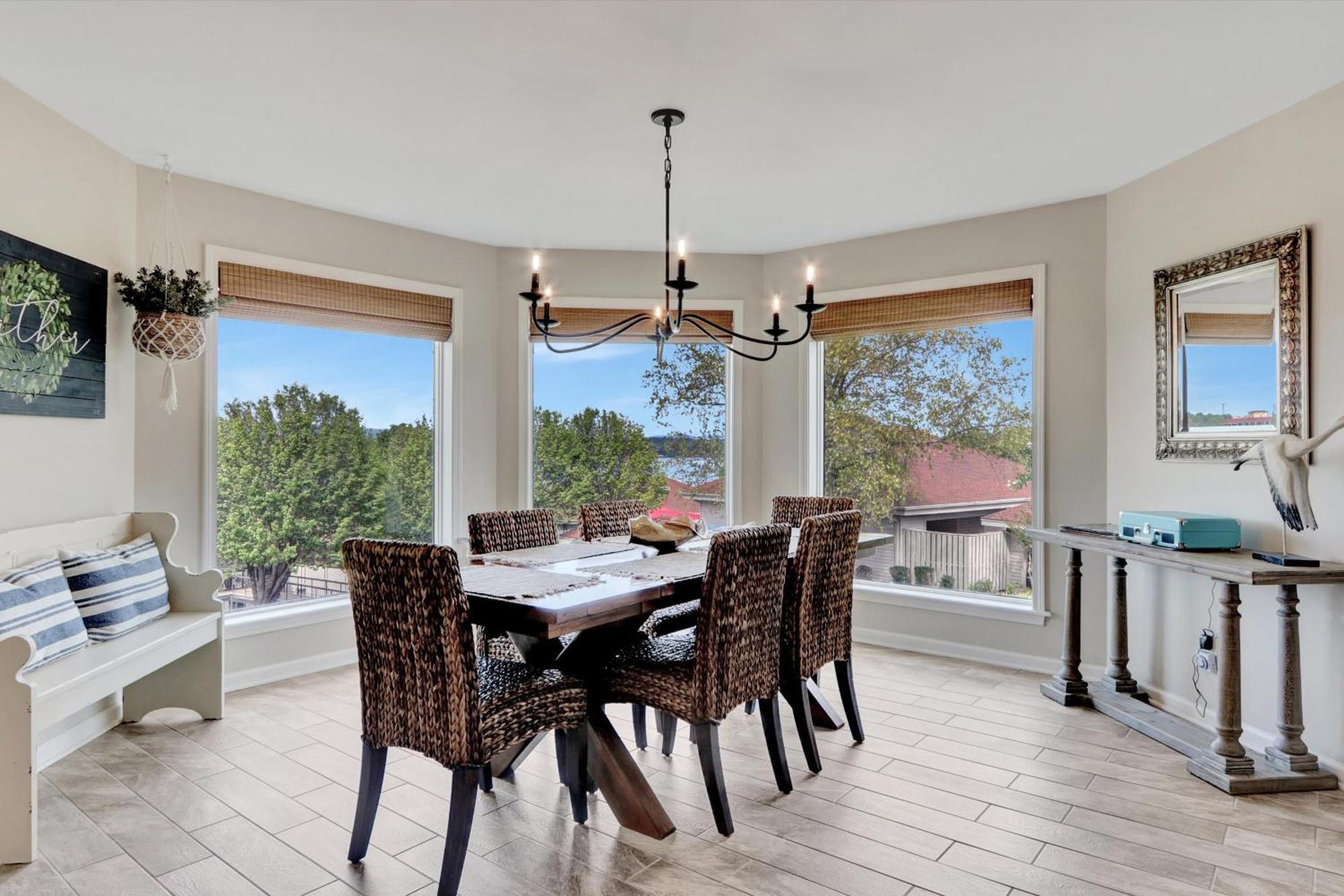 Lakefront With Pool Access! Apartment Hot Springs