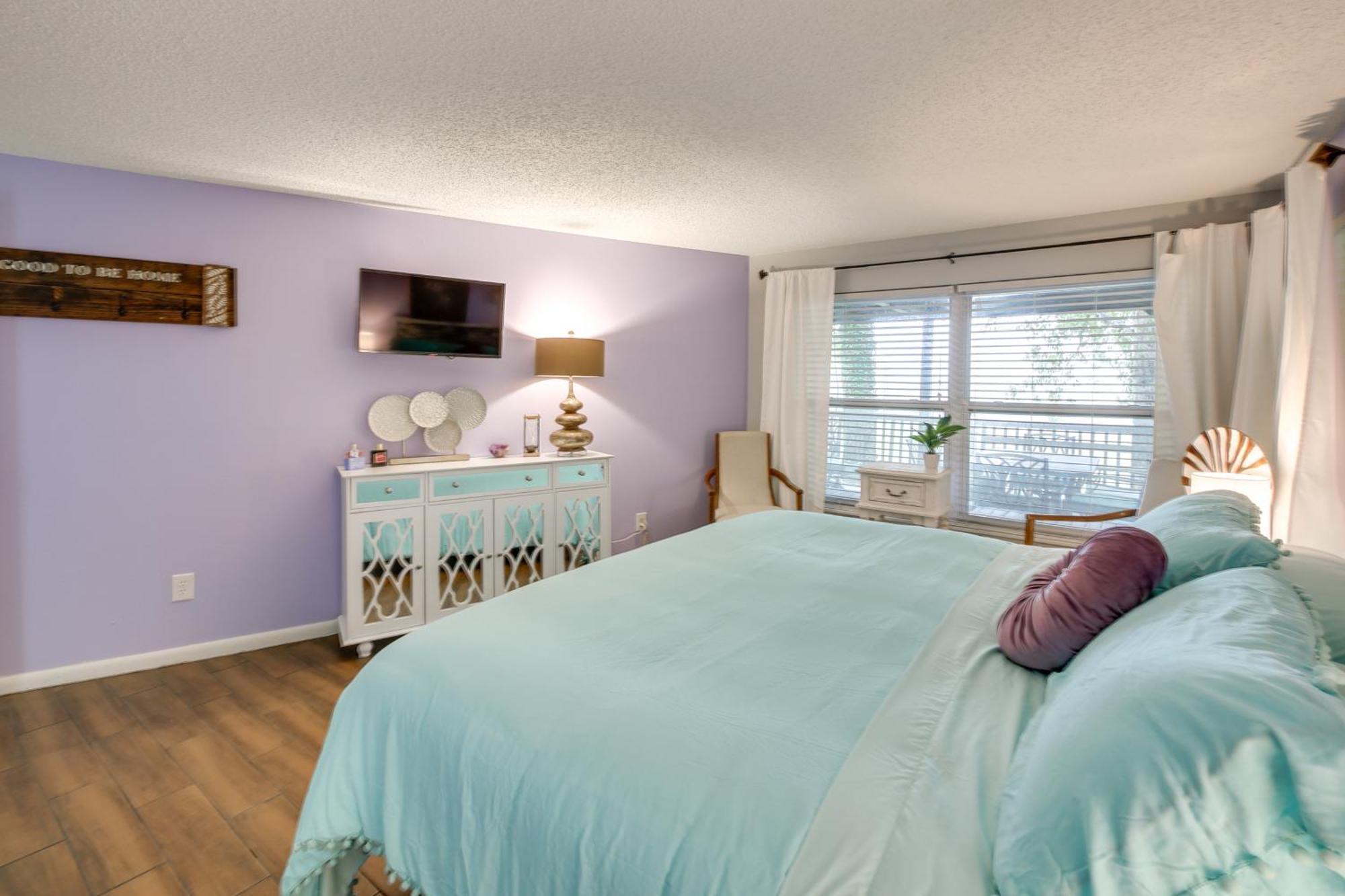 With Views, Hot Tub And Golf Access