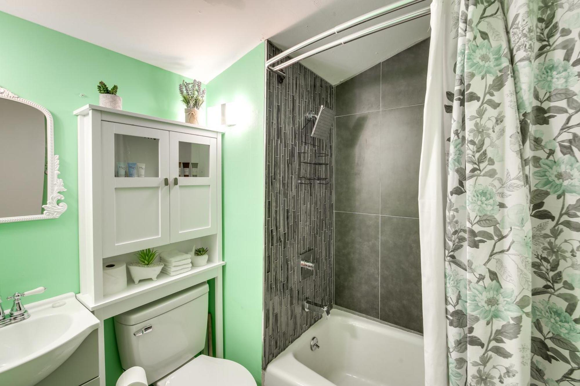 With Views, Hot Tub And Golf Access