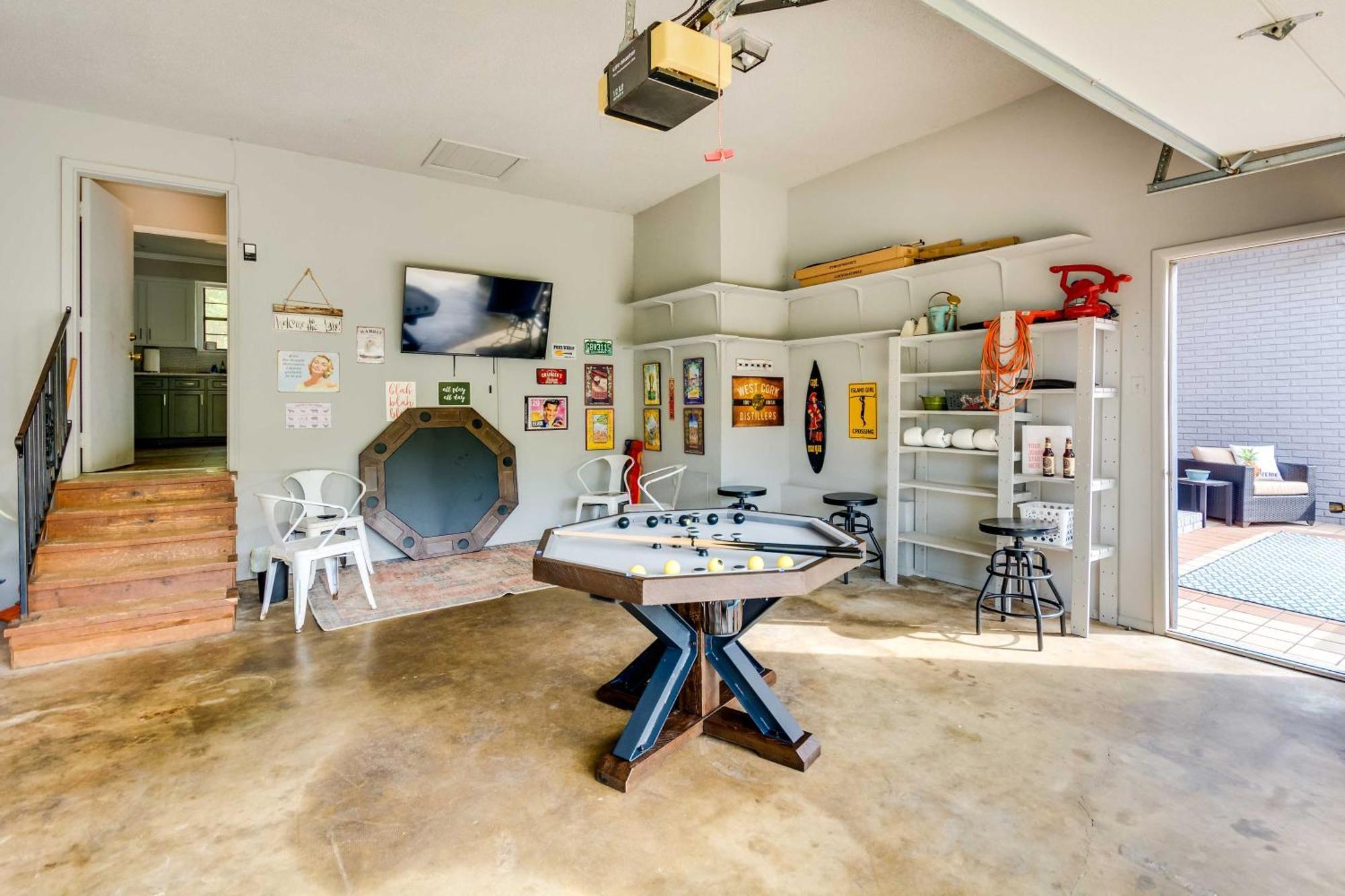 Waterfront Gem Patio And Game Room!