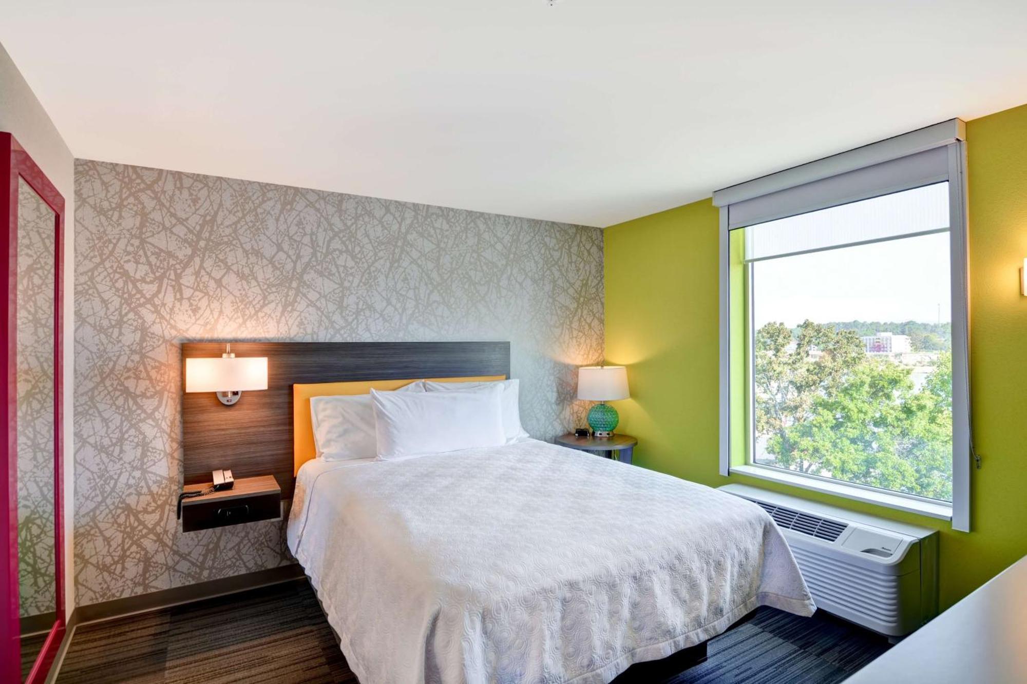 Hotel Home2 By Hilton Hot Springs