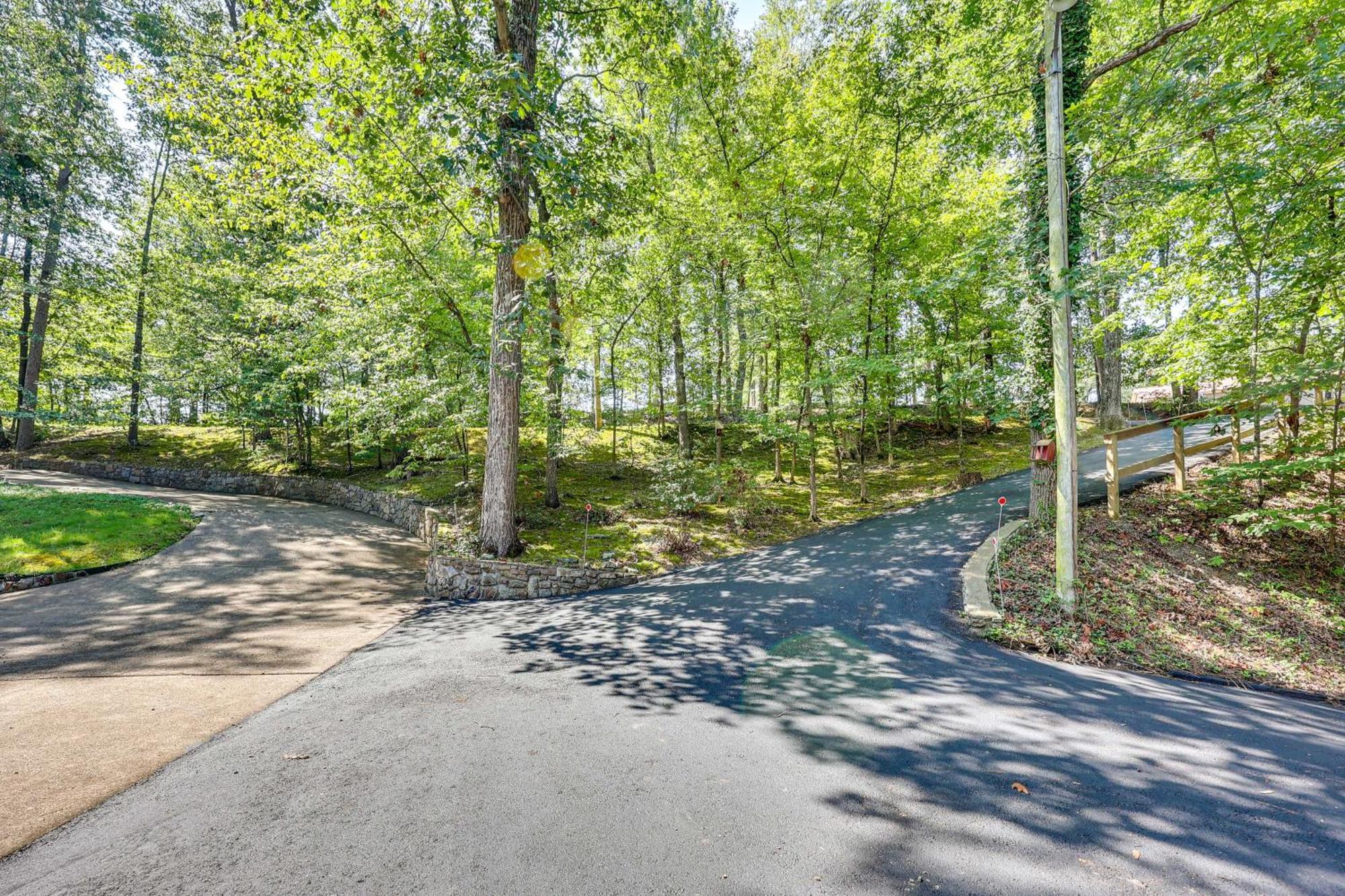 Serene Hamilton Hideaway With Private Dock Hot Springs