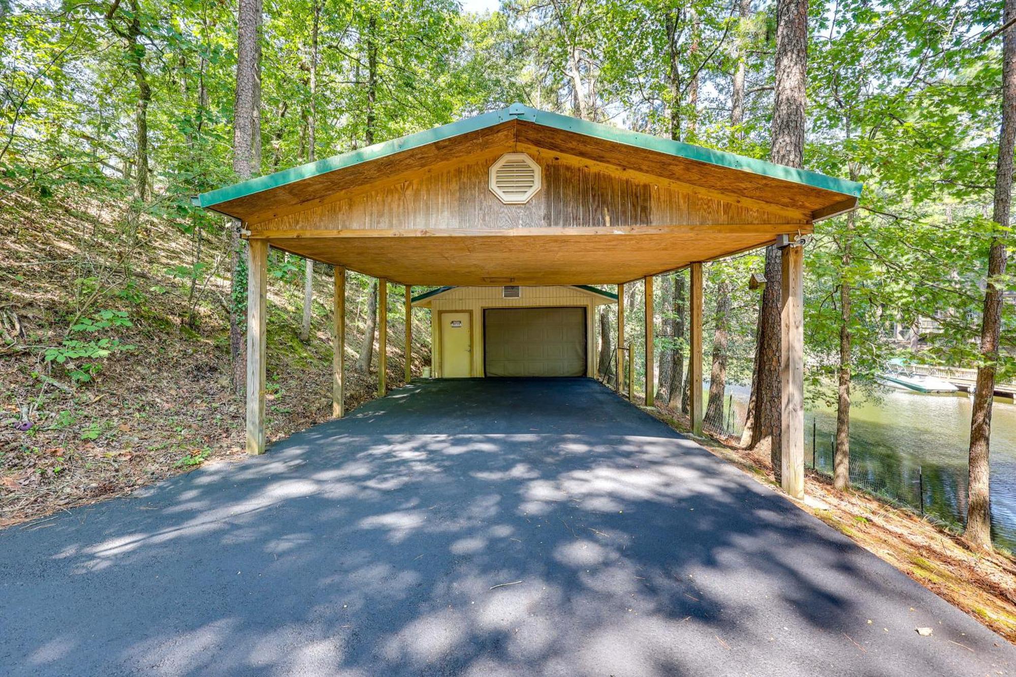 Serene Hamilton Hideaway With Private Dock Holiday home *