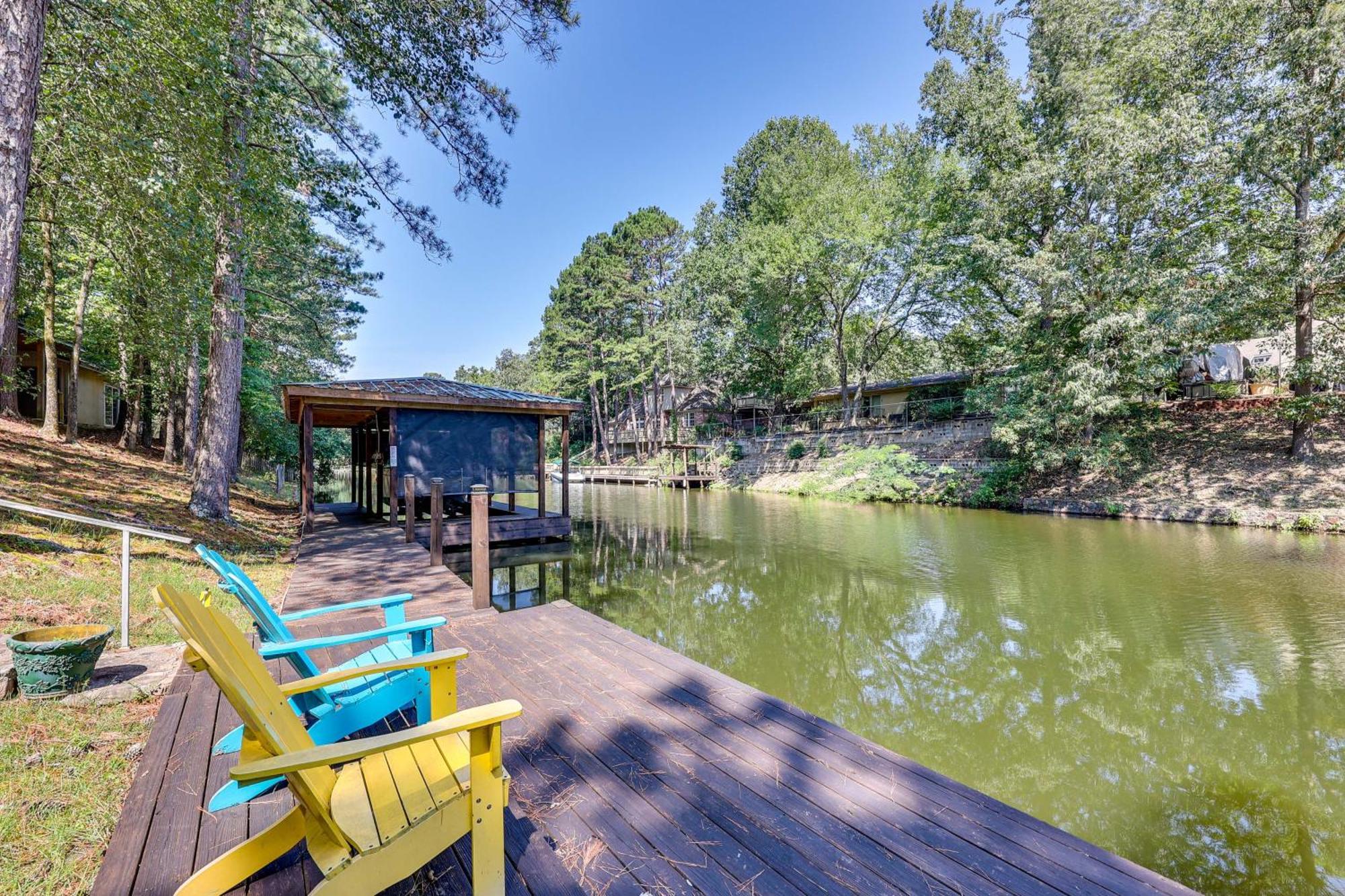 Holiday home Serene Hamilton Hideaway With Private Dock *