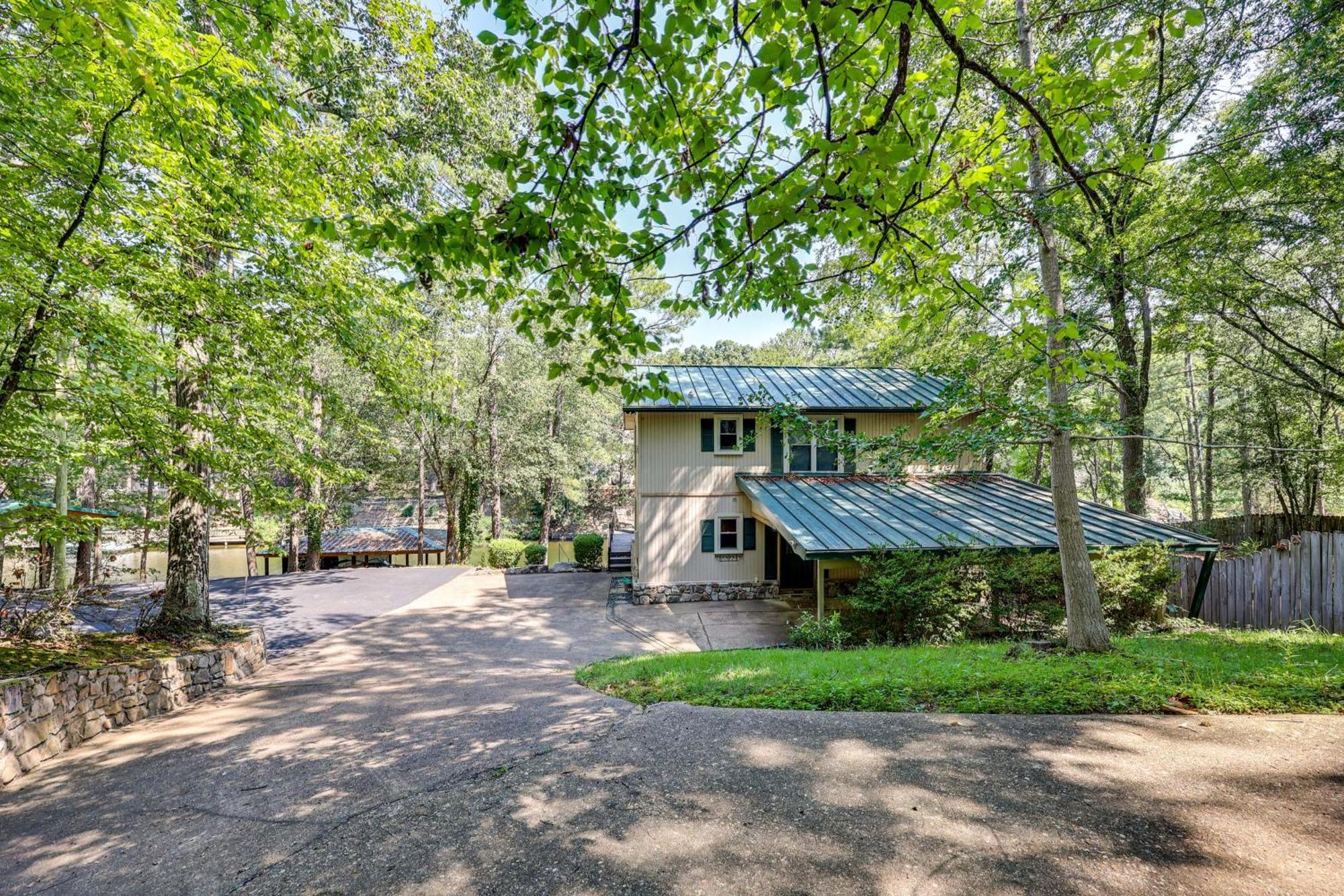 Serene Hamilton Hideaway With Private Dock Hot Springs