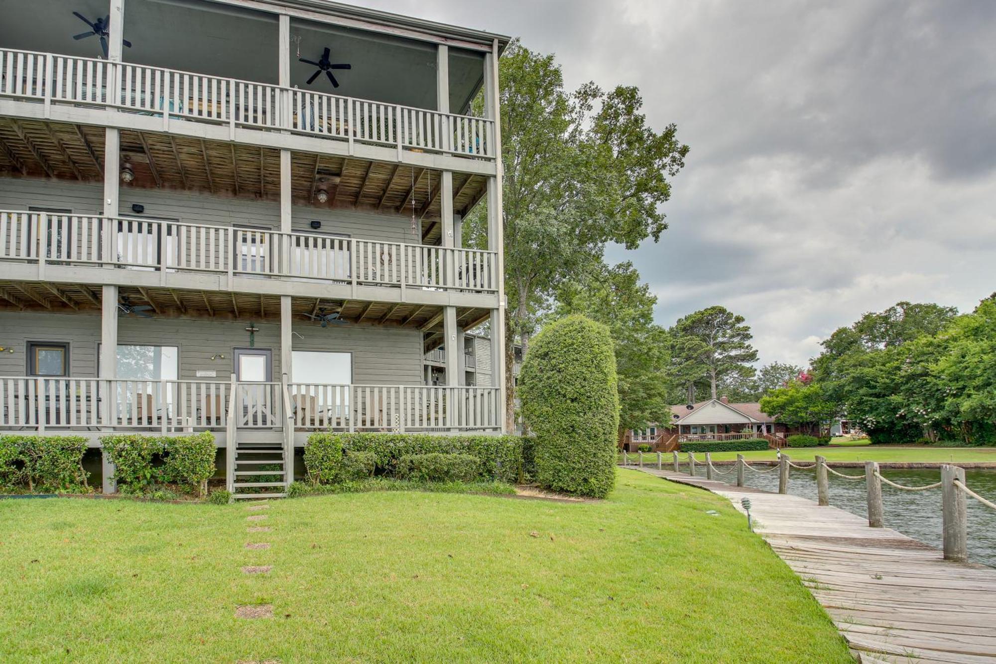 Spacious Penthouse Stunning View Hot Springs