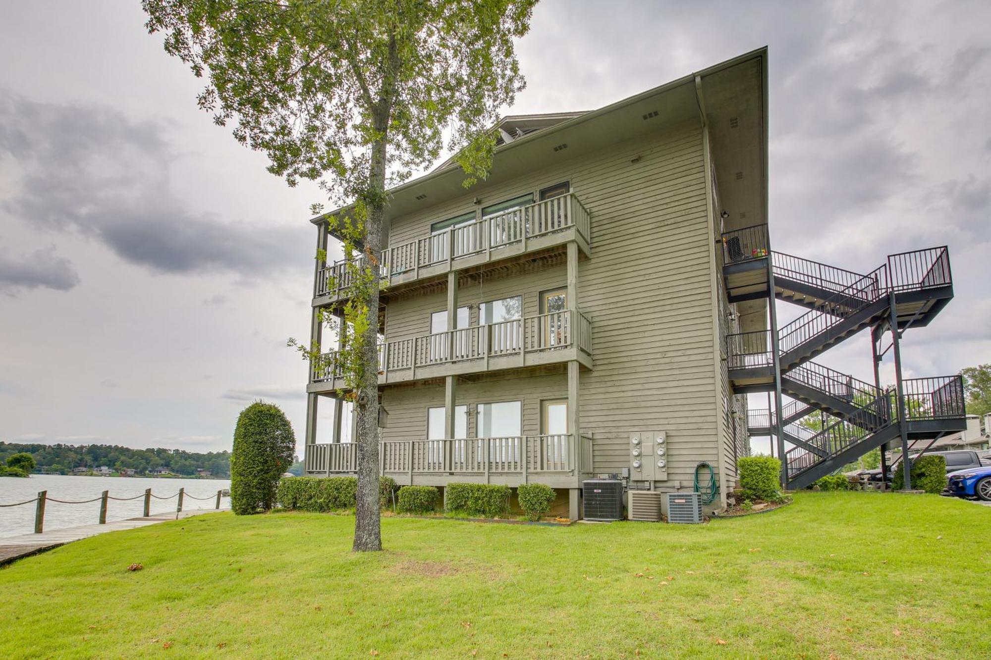 Spacious Penthouse Stunning View Apartment Hot Springs