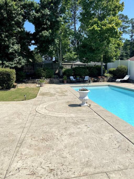 Spectacular Backyard Oasis Awaiting Holiday home Hot Springs