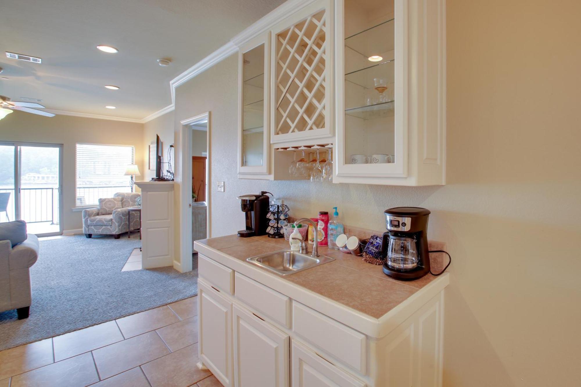 On Hamilton With Pool Access Apartment *