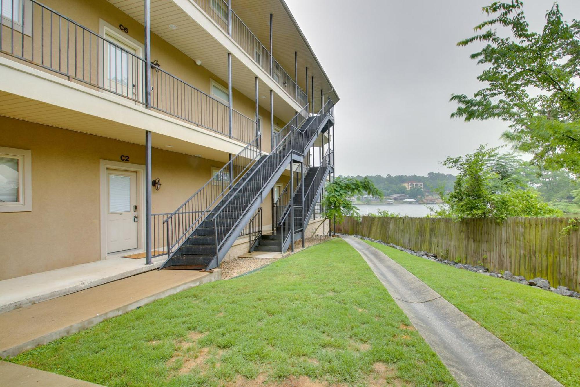 On Hamilton With Pool Access Apartment Hot Springs