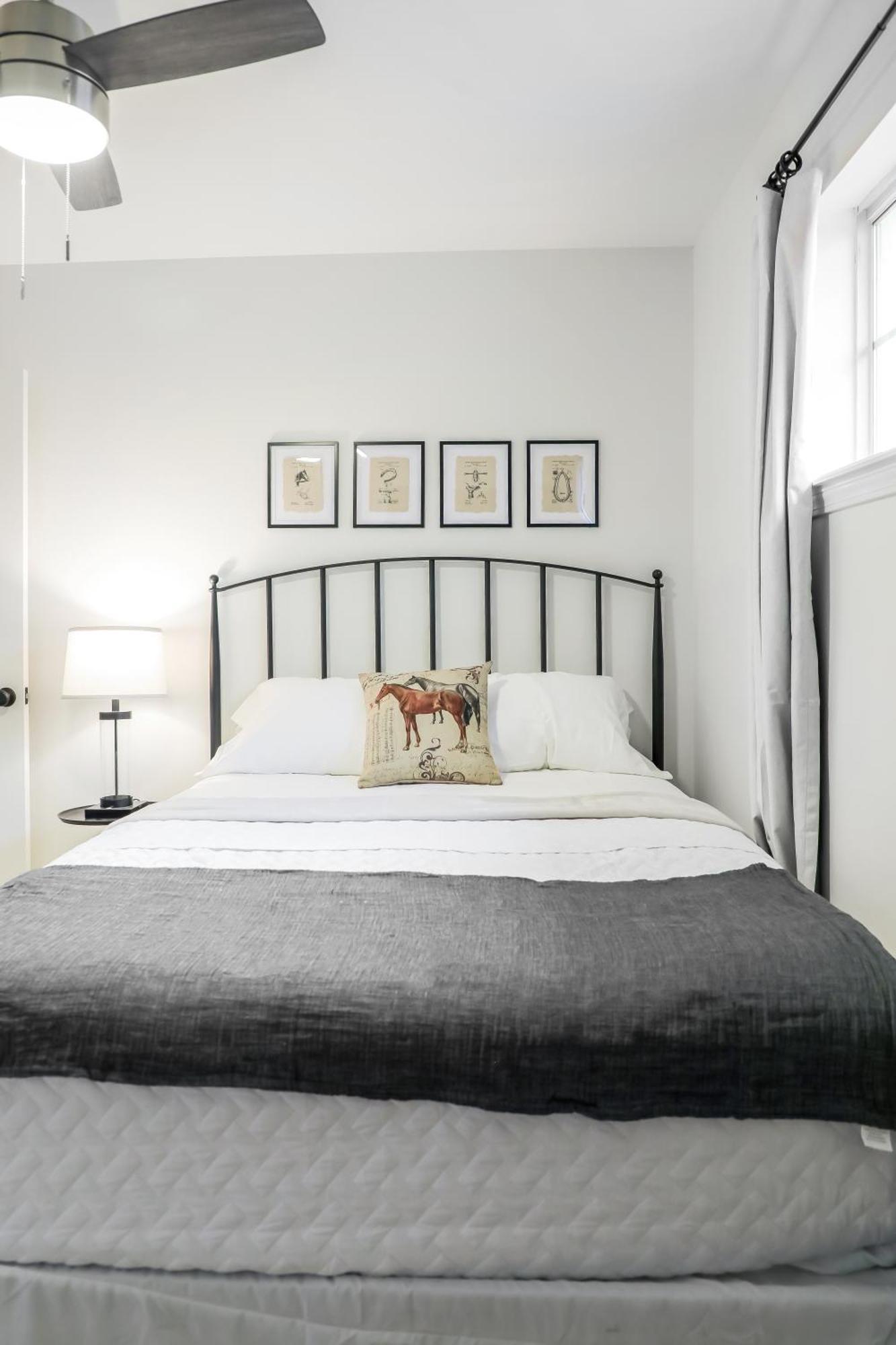 Hamilton Carriage House 5br; 3.5ba Sleeps 17!
