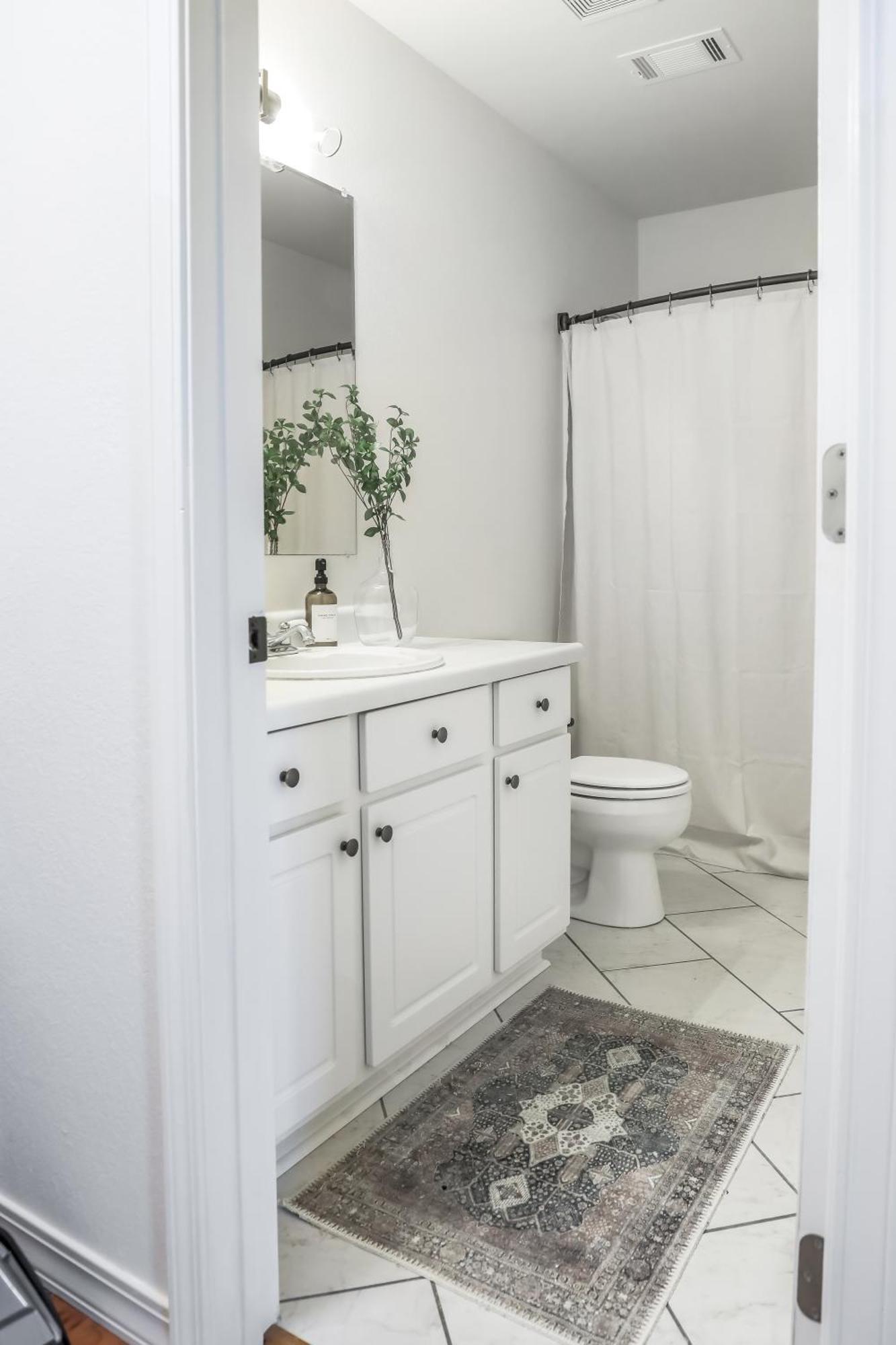 Hamilton Carriage House 5br; 3.5ba Sleeps 17!