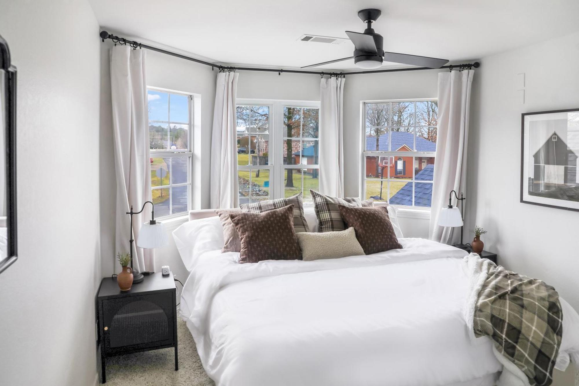 Hamilton Carriage House 5br; 3.5ba Sleeps 17! Hot Springs