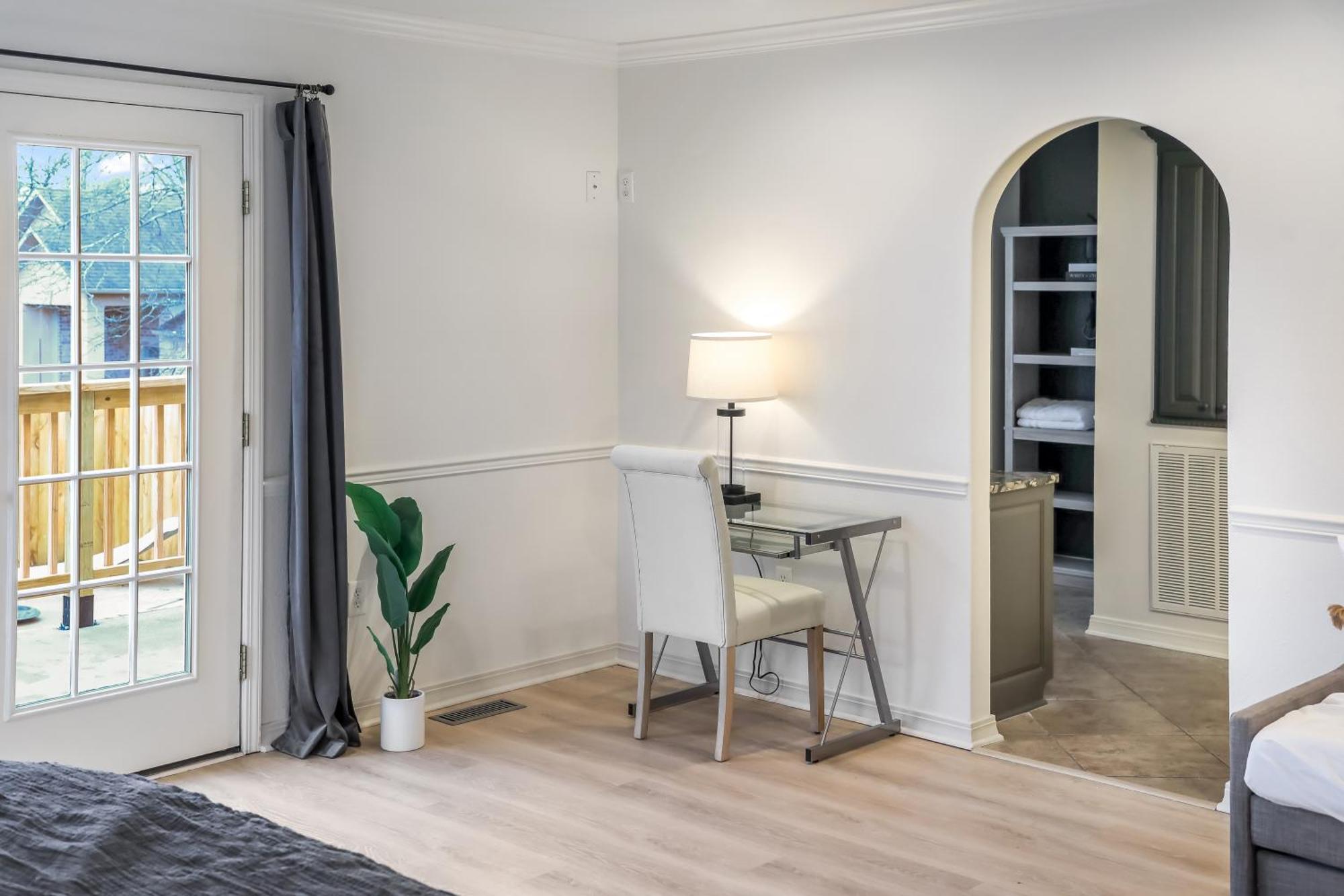 Holiday home Hamilton Carriage House 5br; 3.5ba Sleeps 17! *