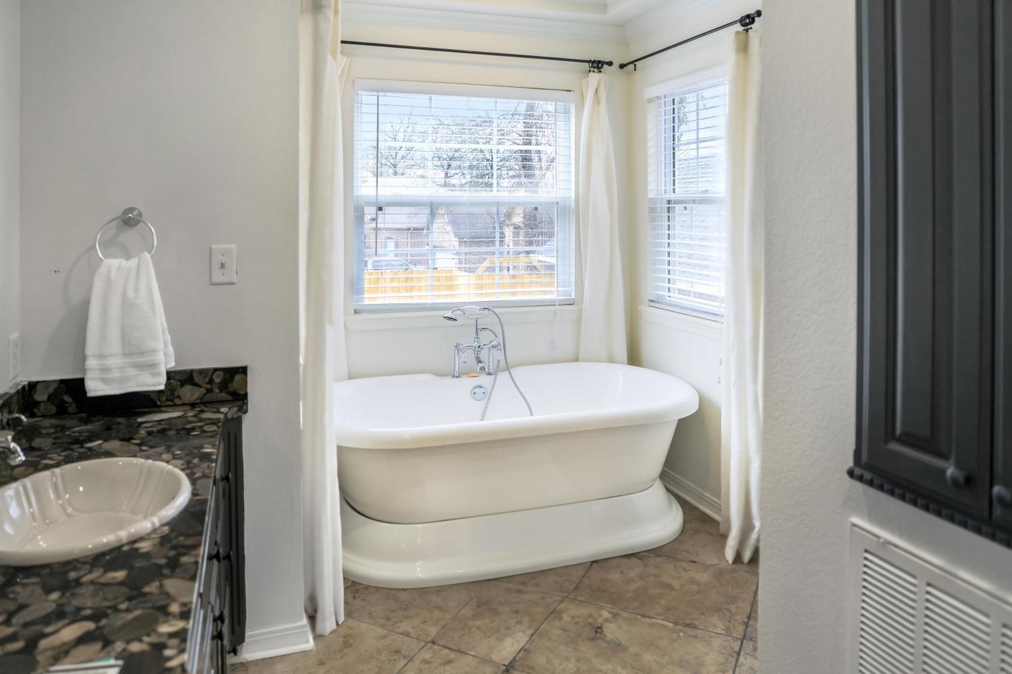 Holiday home Hamilton Carriage House 5br; 3.5ba Sleeps 17!