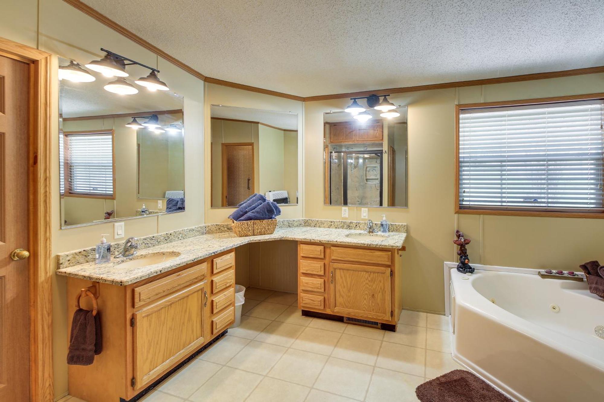 Holiday home Lakefront Arkansas With Dock And Sunroom Hot Springs