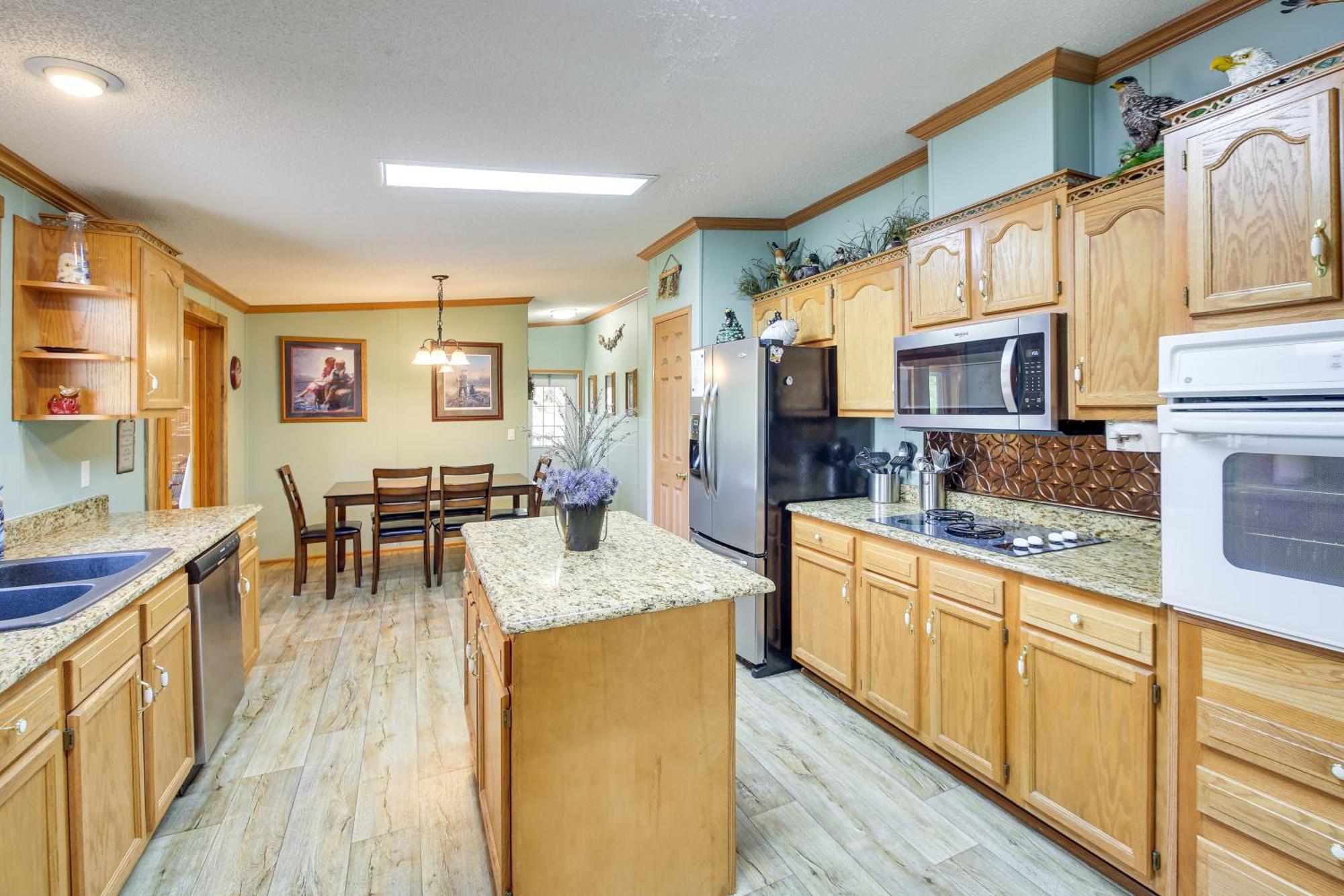 Holiday home Lakefront Arkansas With Dock And Sunroom