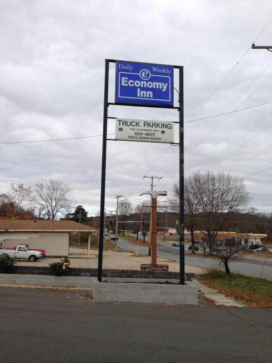 Economy Motel 2*