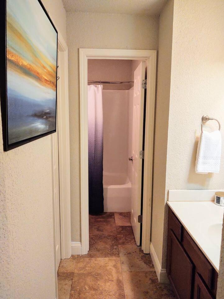 Apartment Lakefront Oasis