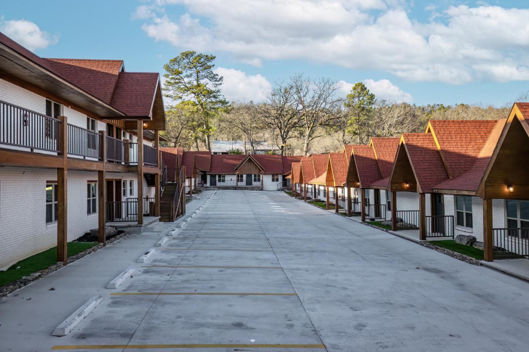 Court Inn 3*