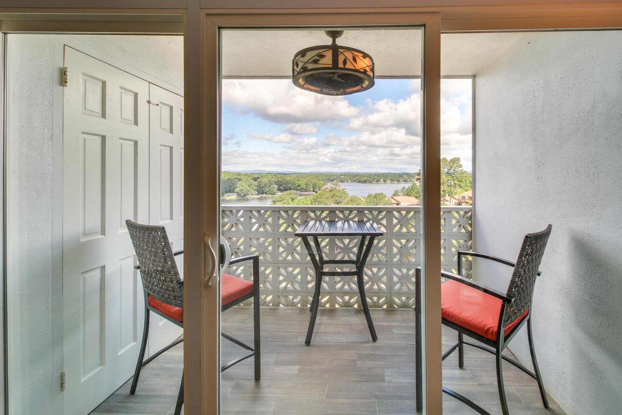 Apartment Quaint With Views And Pool Access!