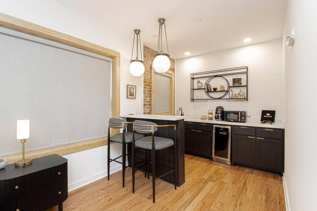Historic Dtwn Studio, Walk To Bathhouses, Shops, # 103 *