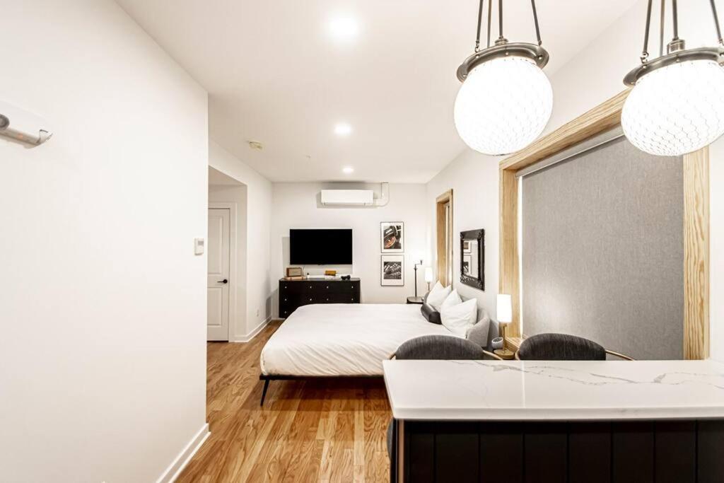 Historic Dtwn Studio, Walk To Bathhouses, Shops, # 103 *