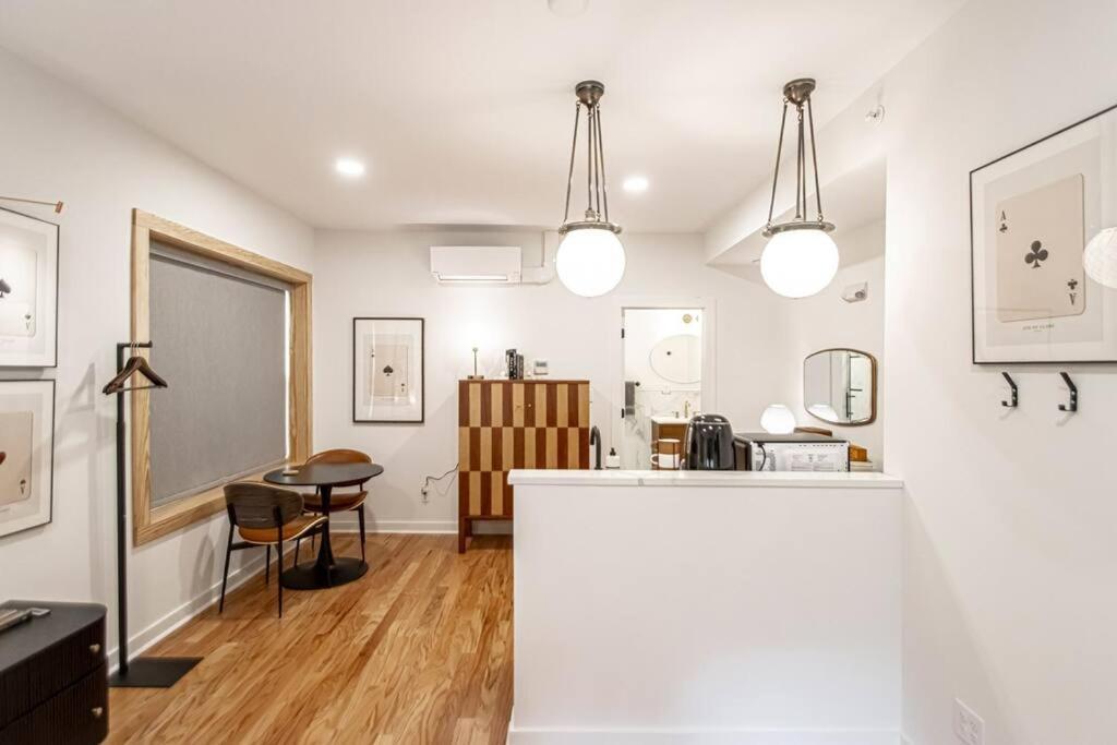 Steps To Bathhouses, Historic Studio, King Bed, # 101