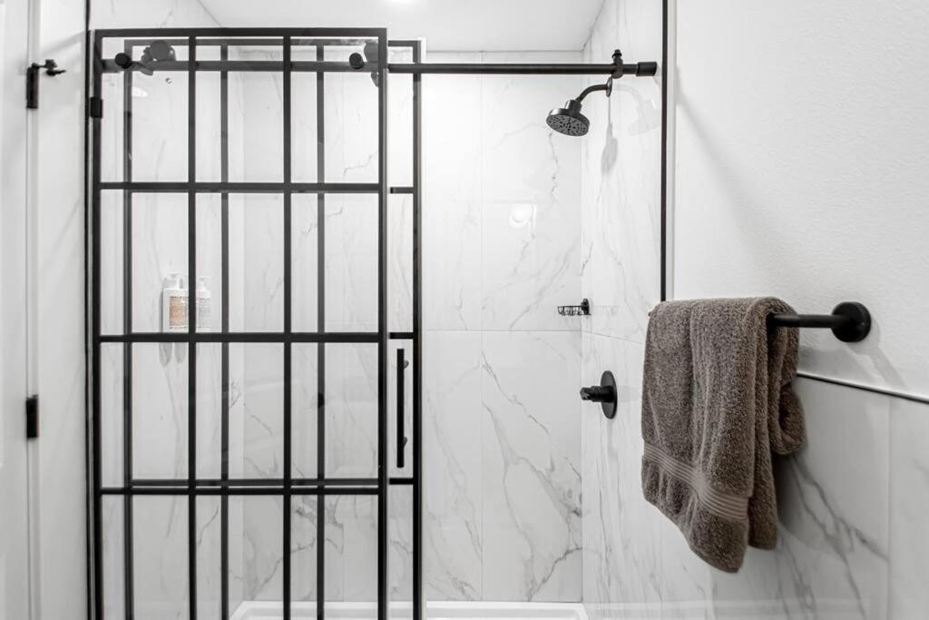 Steps To Bathhouses, Historic Studio, King Bed, # 101 Apartment Hot Springs