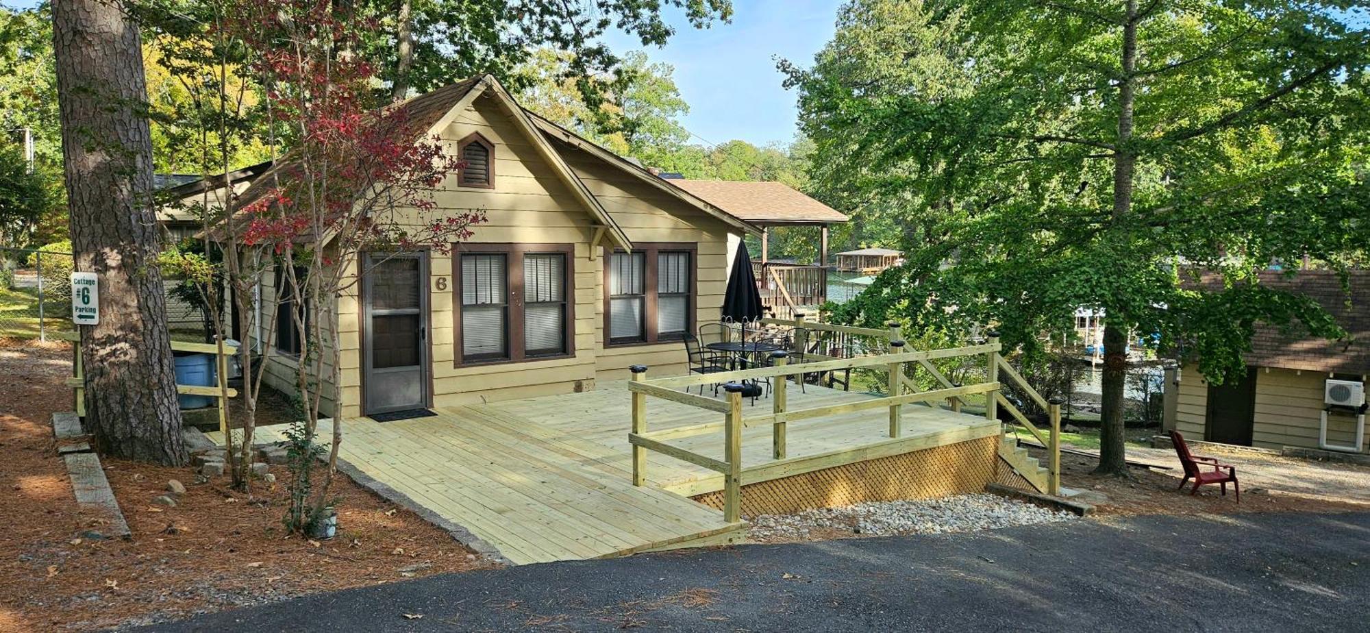 Holiday home #06 - Lakeview Two Bedroom Cottage-pet Friendly *