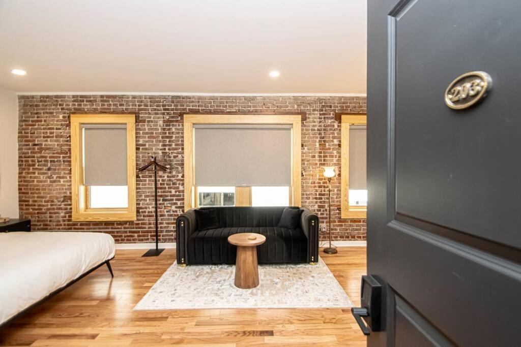 Historic Downtown Studio, Steps To Bathhouse Row, # 203 *