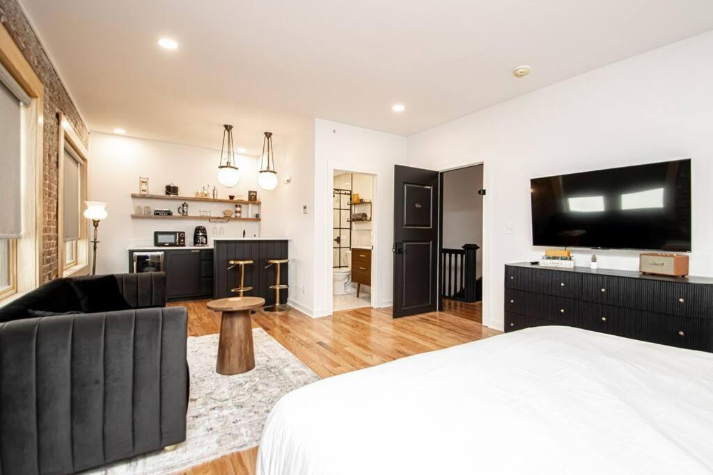 Historic Downtown Studio, Steps To Bathhouse Row, # 203 Apartment *