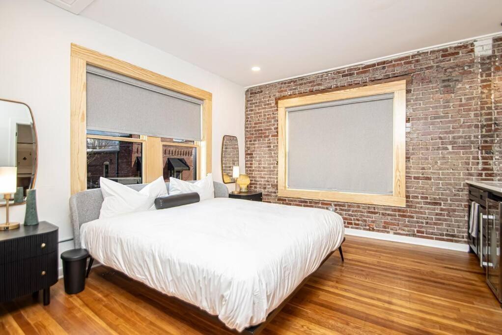 Steps To Bathhouses, Historic Downtown # 201 Apartment