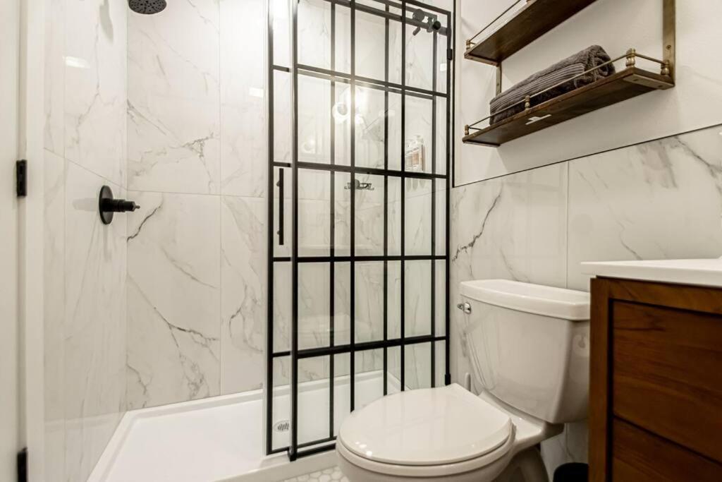 Steps To Bathhouses, Historic Downtown # 201 Apartment Hot Springs